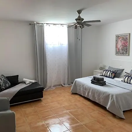 Poppy, Royal Park Village, 度假居 *