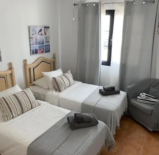 Poppy, Royal Park Village, Prázdninový dům